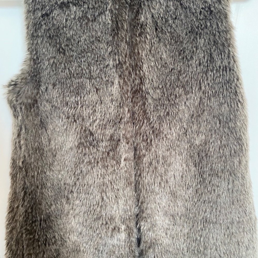 Aritzia Talula Park Slope Faux Fur Vest Size XS Brown - Picture 7 of 13